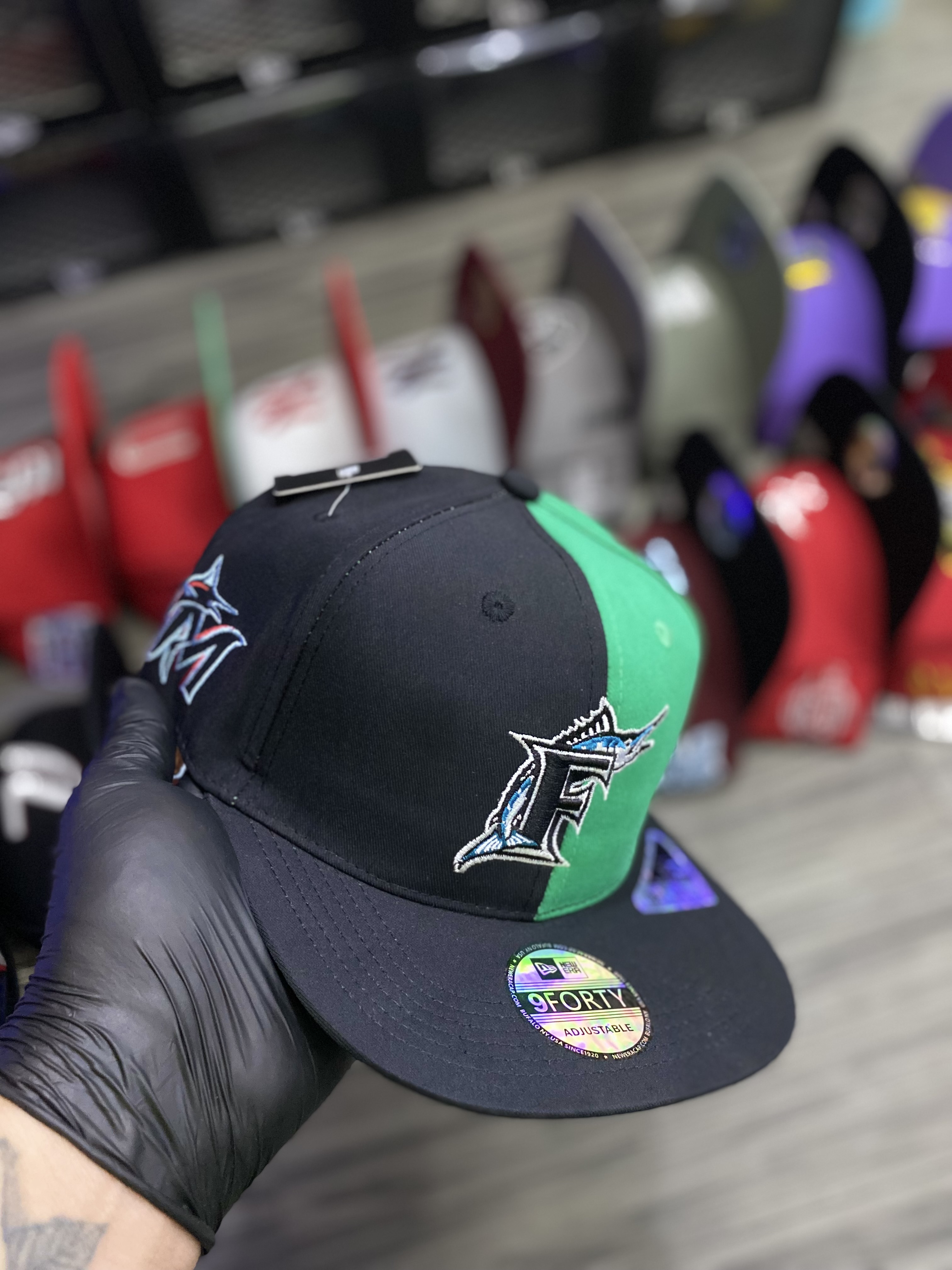 Gorra AAA Miami negra y verde plana 