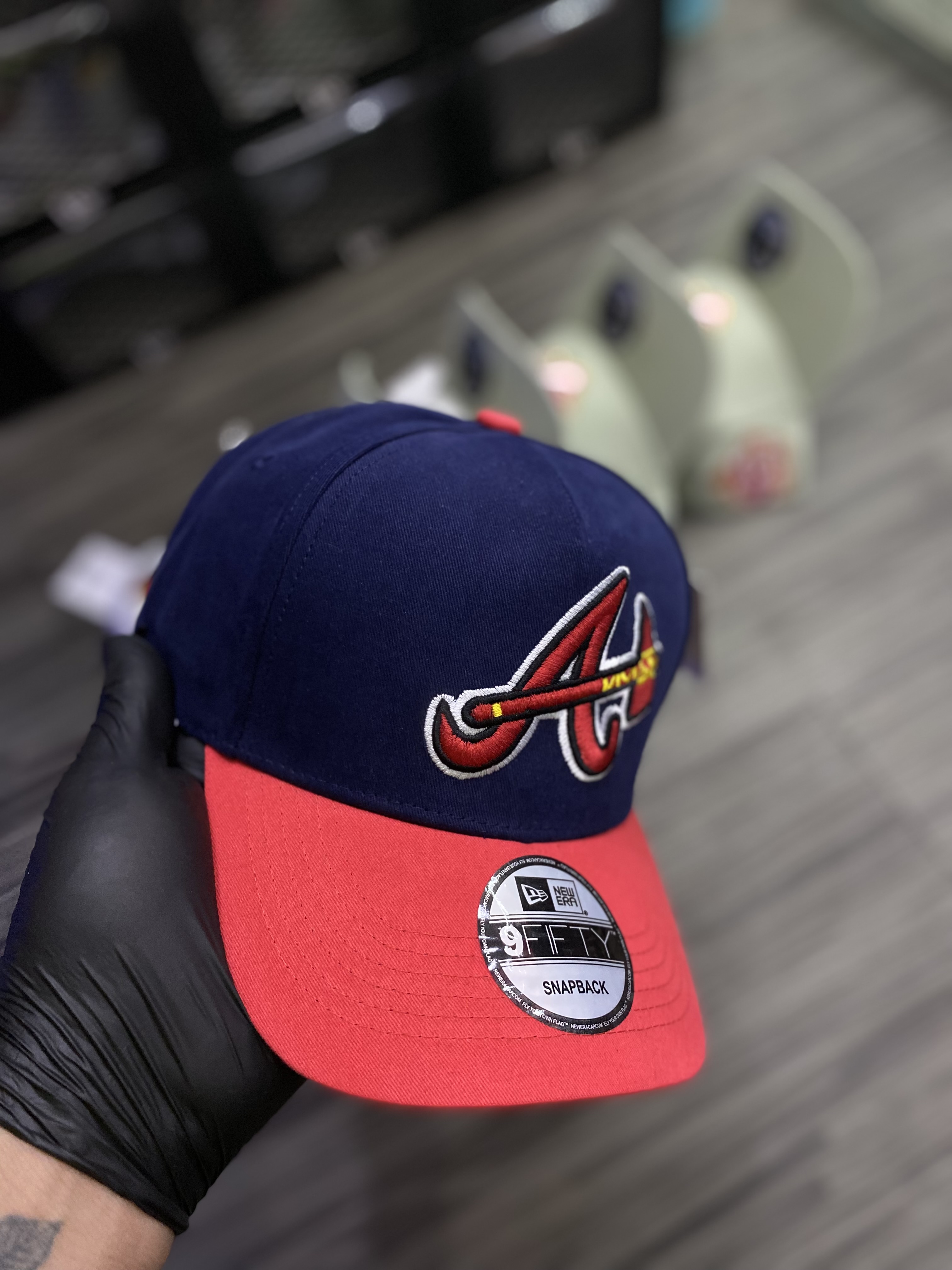 Gorra AAA atlanta azul con rojo ( curva ) 