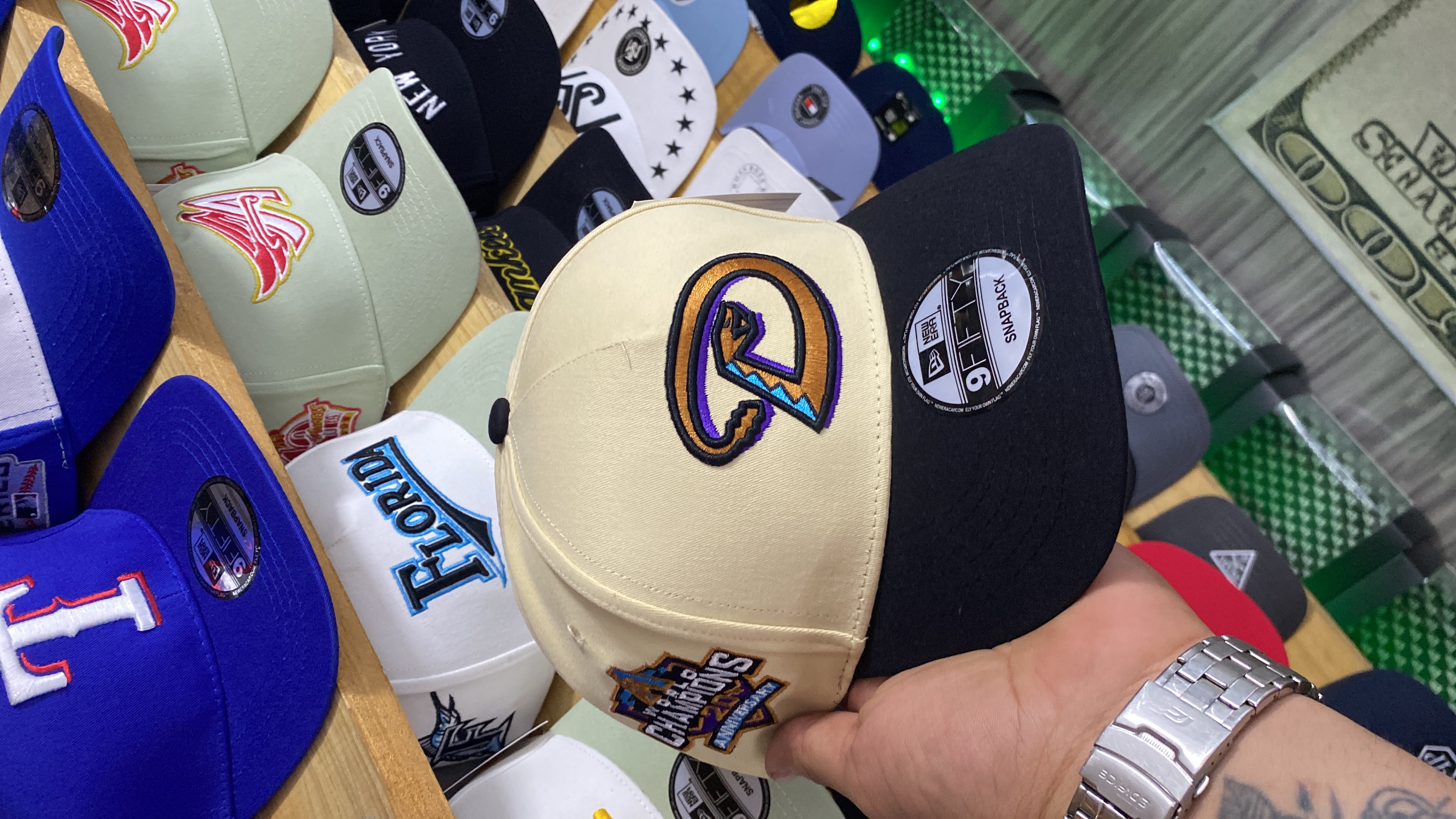 Gorra AAA Arizona beige negra ( plana ) 