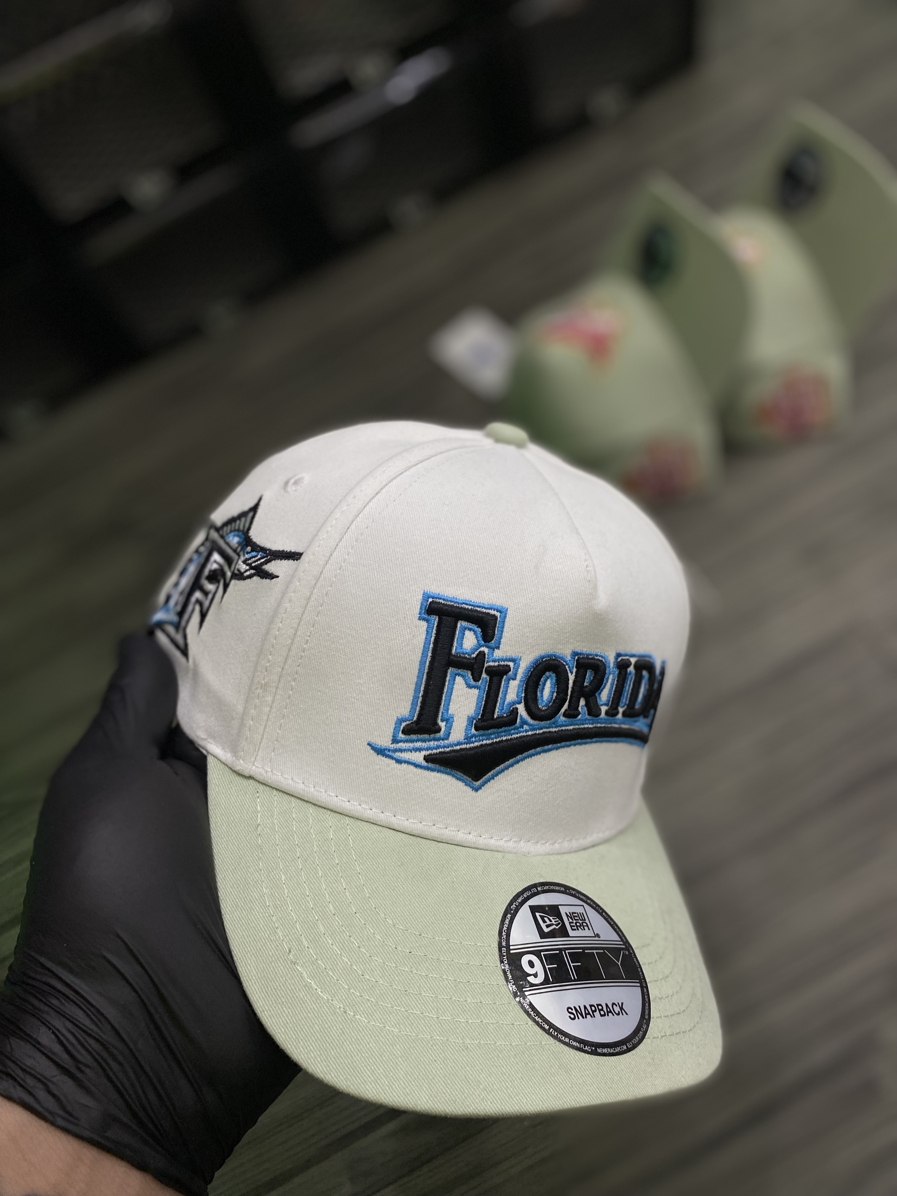 Gorra AAA Miami blanca ( curva ) 