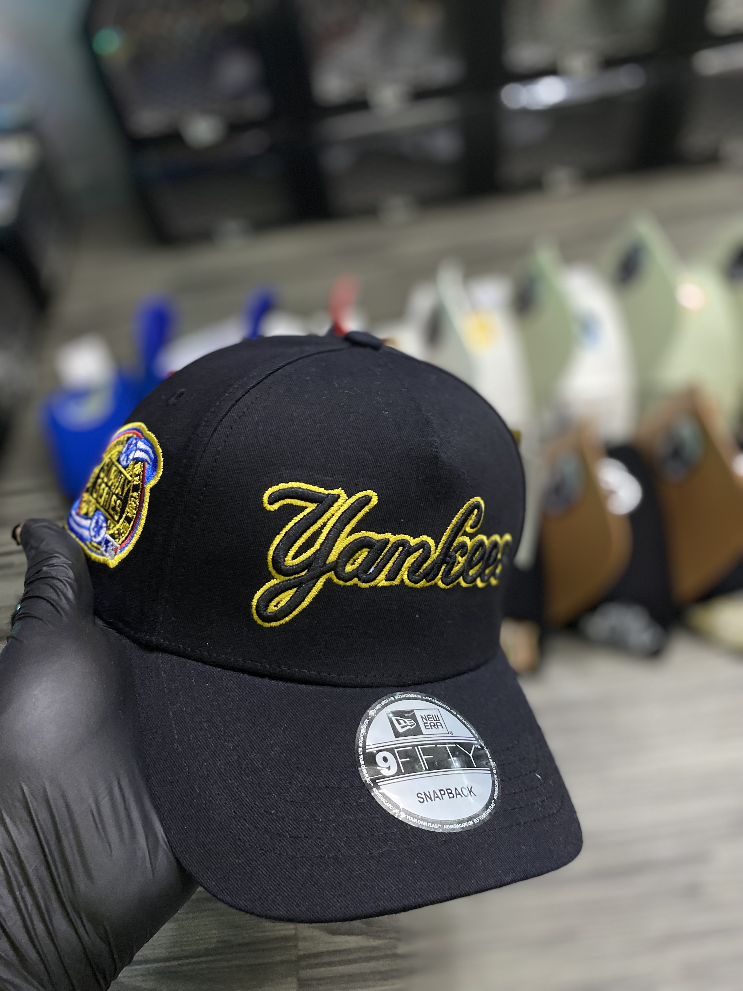 Gorra AAA New York Yankees negra con amarillo 