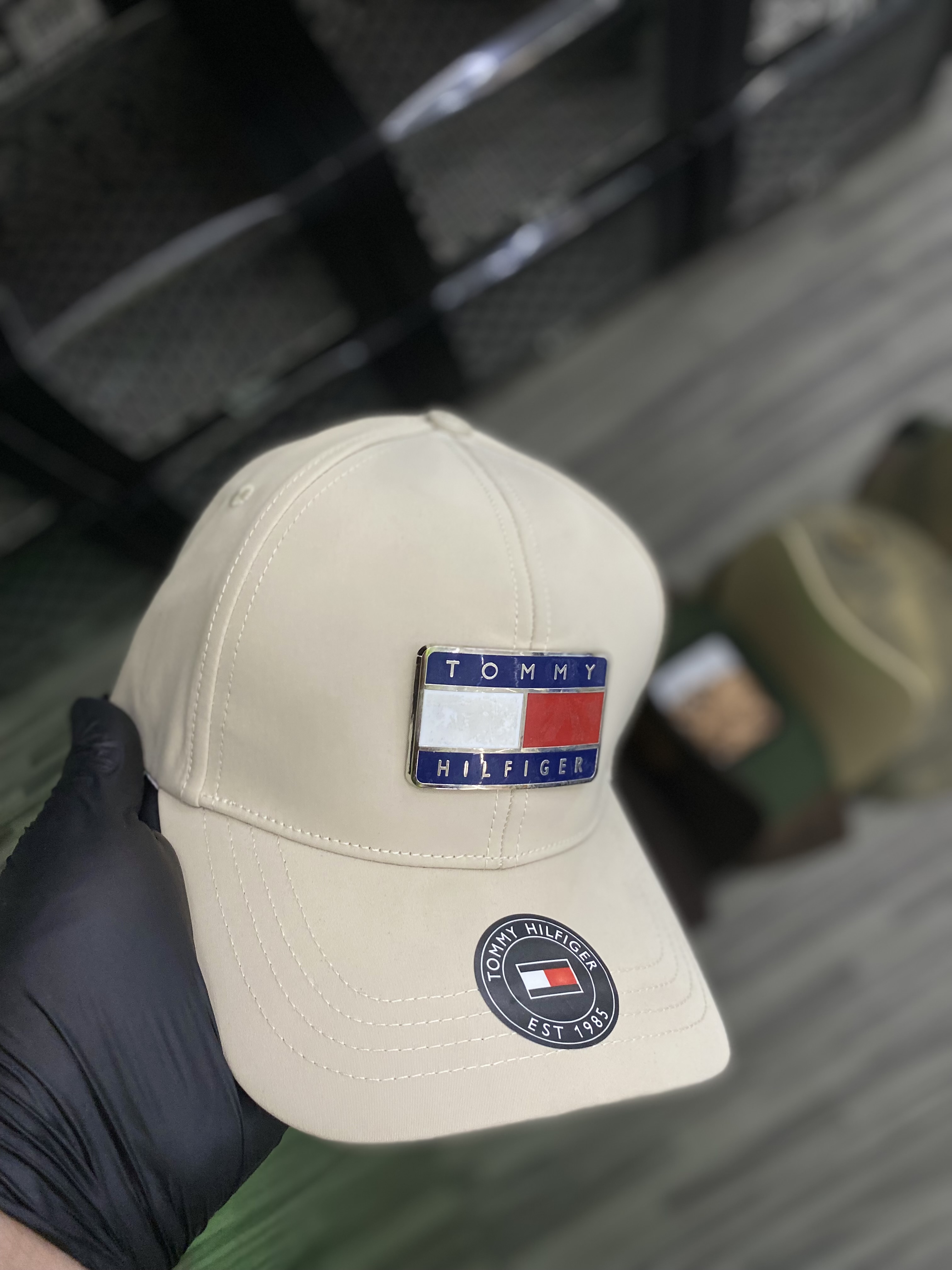 Gorra AAA tommy beige 