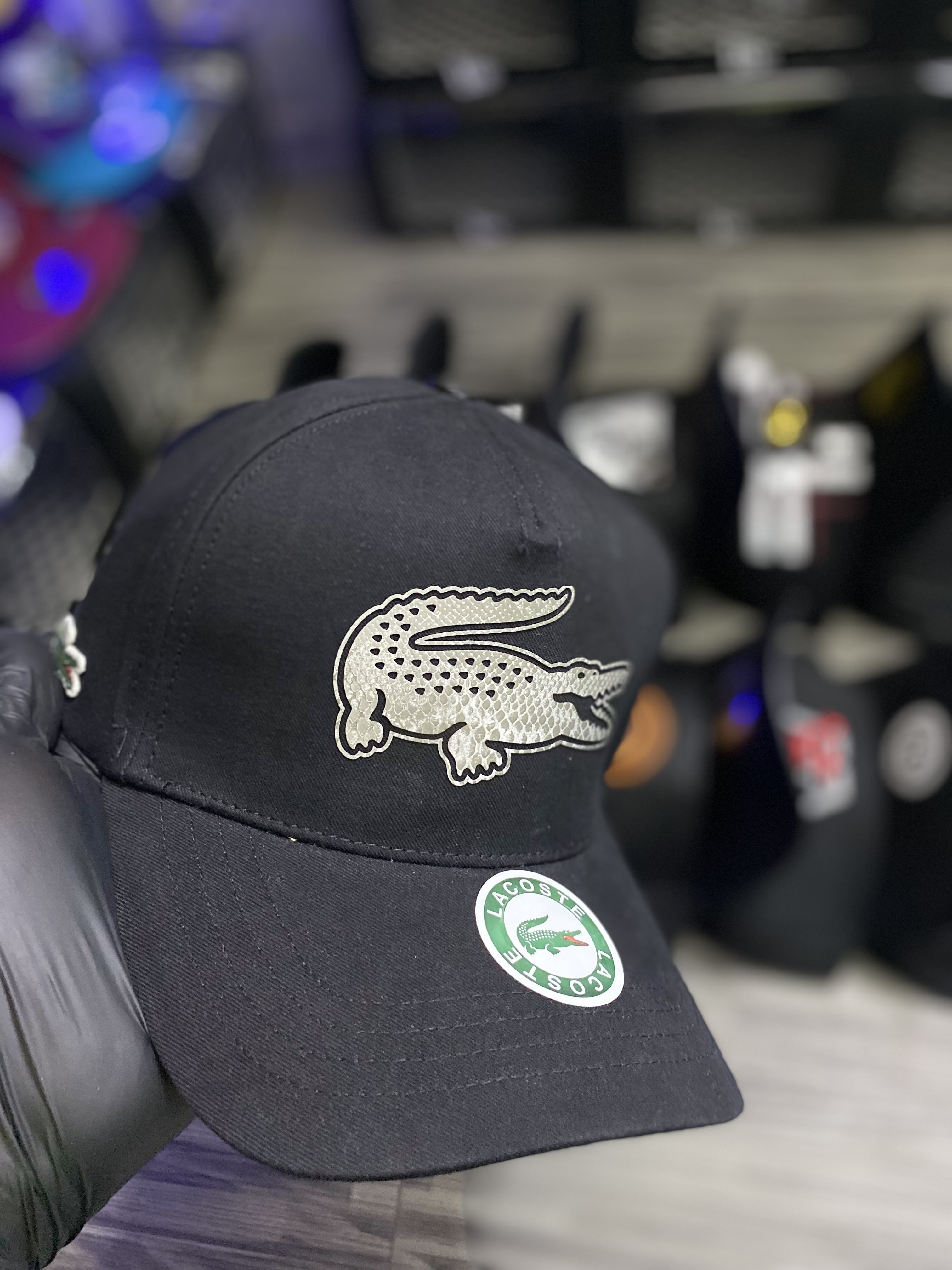 Gorra AAA lacoste logo cocodrilo negra 