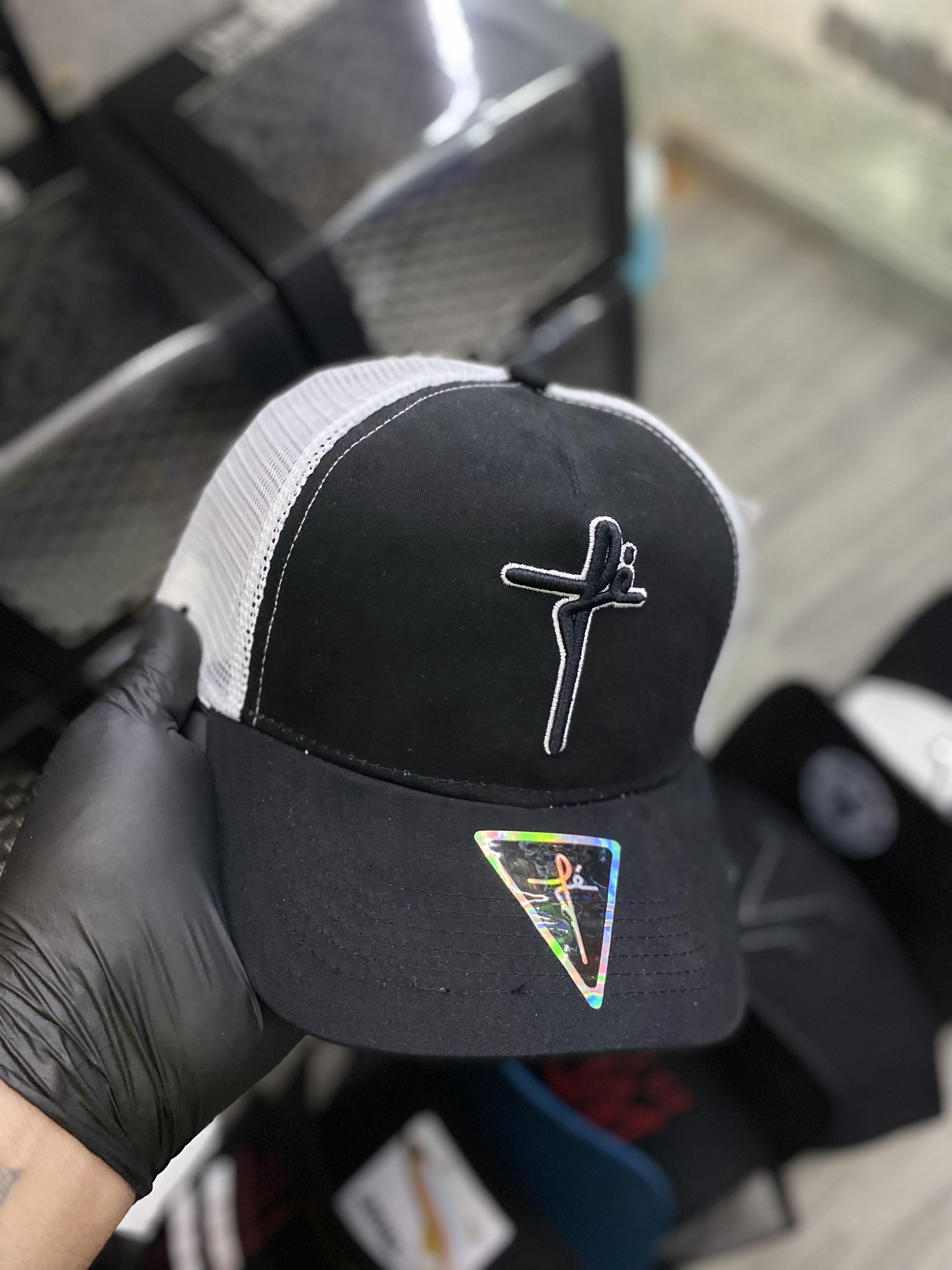 Gorra AAA fe negra con blanco 